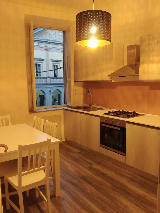 Dolce Eporedia Intero Alloggio Nel Centro Storico 이브레아 외부 사진